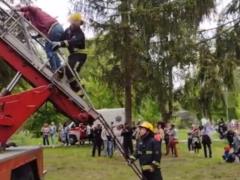 В Луцке спасатели снимали людей с колеса обозрения