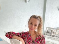 Беременная жена Виктора Павлика показала обнаженный живот за месяц до родов