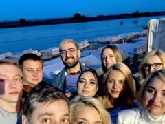 Алина Гросу отпраздновала 26-летие в объятиях любимого и с Камалией и Козловским