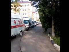 Видеофакт: Очередь  скорых  в ковид-больницу в Москве