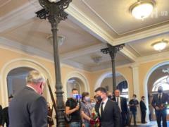 Зеленський приїхав до Національної Філармонії на прощання із Чапкісом