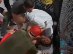 Чудовищный нокаут в любительском MMA: бойца приводили в чувства пять минут