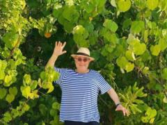 75-летний Петросян похвастался отдыхом на Мальдивах с молодой женой
