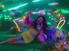 Anna Trincher released a new video, where she was transported into virtual reality