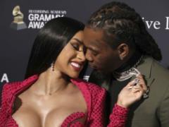 Во второй раз беременная Cardi B устроила обнаженную фотосессию с мужем
