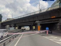 В Киеве частично обвалился Берестейский путепровод