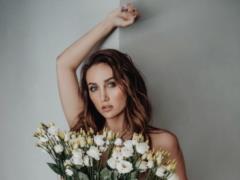 Анна Ризатдинова, которая сделала пластику живота, показала фигуру в бикини