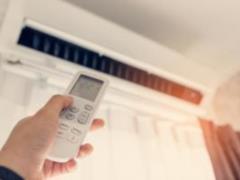 Можно ли спать в жару с включенным кондиционером