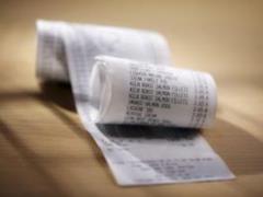 The expert told how dangerous paper checks are