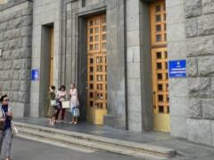 A memorial plaque to Gennady Kernes will be installed in accordance with all the rules, - the city council