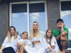 Светлана Лобода прилетела в Киев на вечеринку по случаю рождения сына Анатолича
