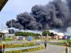 Мощный взрыв прогремел на предприятии в Германии
