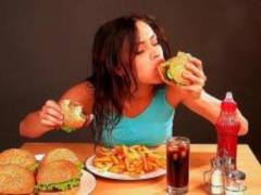 Nutritionists have suggested how to distinguish real hunger from emotional