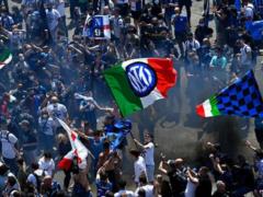 Inter fans protest over Lukaku s possible departure to Chelsea