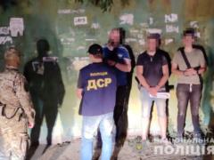 В Харькове задержали  полицейских , которые промышляли грабежами и вымогательством