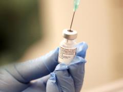 В Германии более 8500 пациентам могли уколоть физраствор вместо вакцины