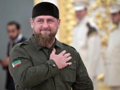 Госканал РФ  Грозный  наградил Кадырова премией за видео с попугаем