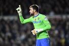 Everton signs 37-year-old goalkeeper
