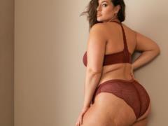 For the second time pregnant Ashley Graham in a bikini flashed stretch marks on her stomach and cellulite on her thighs