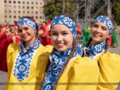 A theatrical performance on the occasion of Independence Day was held on the main square of Kharkov
