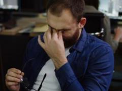 Сгорели на работе: как возникает хроническая усталость и с чего начинать лечение