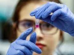 Вакцины от коронавируса обеспечивают более низкую защиту от двух проблемных штаммов