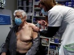 В Колумбии мужчине сделали семь прививок от коронавируса от разных производителей