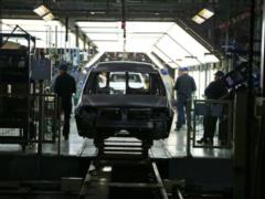 Продажи АвтоВАЗа в августе рухнули почти на 33 процента