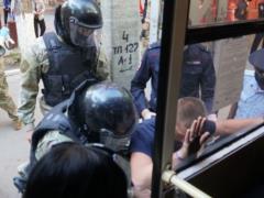 В Симферополе задержаны десятки человек, пришедших к зданию ФСБ