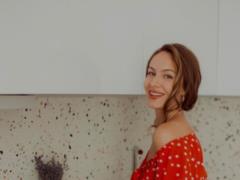 Дружина Остапчука з кільцем на безіменному пальці показала, як виглядала 12 років тому
