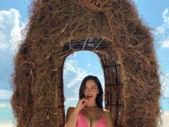 Экс-подруга Неймара  взорвала  Instagram порцией интимных фото: сняла даже трусики