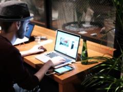 Исследование: фейковые новости кажутся достовернее, если они в видеоформате