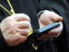 ПЦУ запустила мобильное приложение с молитвами и православным чатом