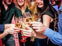 Женщина перестала выпивать в одиночестве и похудела на 12 килограммов