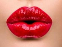 5 ways to naturally plump lips