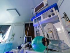 В Днепре в реанимации областной больницы для больных COVID-19 не хватает аппаратов ИВЛ