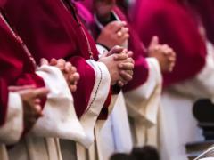 Во Франции за 70 лет 216 тысяч человек стали жертвами сексуального насилия духовенства - отчет