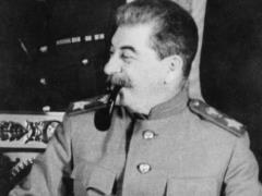 В России библиотека закупила для молодежи комикс о  подвигах  Сталина