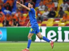 Yaremchuk caught up with Nazarenko in goals for the Ukrainian national team
