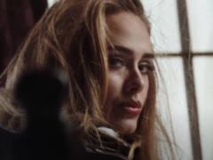 Incredibly thinner Adele released the first clip after the diet