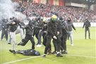 Жесткая драка в чемпионате Словакии: фанаты устроили массовое побоище на поле