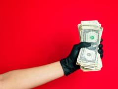 Государственный “Укрэксимбанк” выставил на продажу проблемные кредиты на десятки миллиардов
