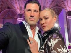  Танцы со звездами : красавица-жена Чмерковского посетила прямой эфир шоу