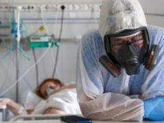 Из-за вспышки коронавируса в российских регионах не хватает медиков