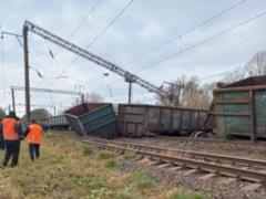 Из-за схождения с рельсов вагонов в Житомирской области поезда будут курсировать с опозданием