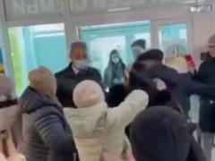 Российские пенсионерки без QR-кодов взяли штурмом ТЦ
