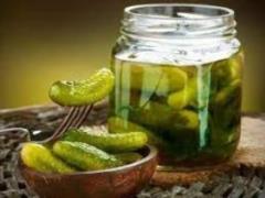 Огуречный рассол: почему он опасен для организма