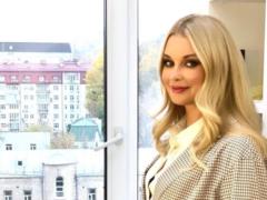 Лидия Таран в обтягивающих лосинах показала, как занимается йогой
