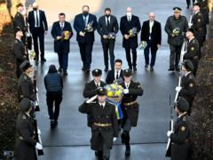 Зеленский в годовщину освобождения Киева почтил память погибших защитников