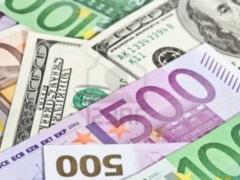 Курс доллара и евро остался практически на тех же показателях